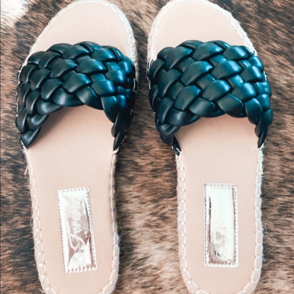 Forever Braided Black Slip on Sandals Size  7